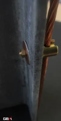 Earthing and mechanical connectors