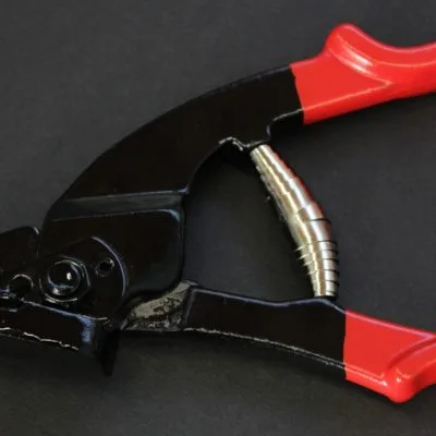 Flat nose shears for stainless steel strapping