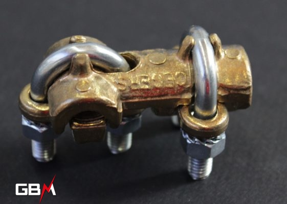 Brass tee fitting for conductor from 10 to 70mm², steel brackets