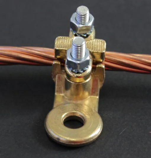 Offset round brass T-lug for conductor from 10 to 70 mm² for M8 screws