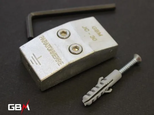 Control joint for lightning rod