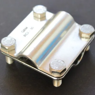 Stainless connection clamp for cross conductors.