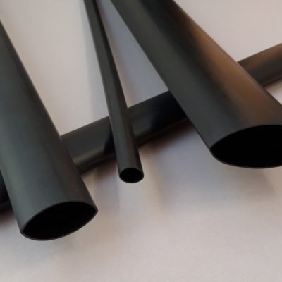Thick-walled heat shrink tubing with adhesive - halogen-free