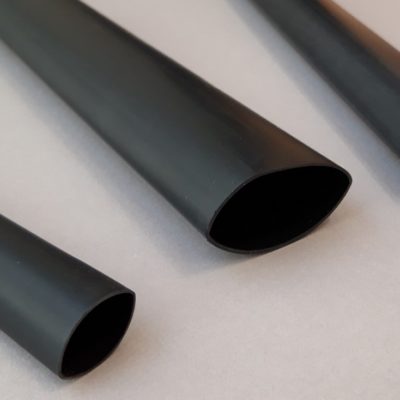 Thick-walled heat shrink tubing without adhesive - halogen-free